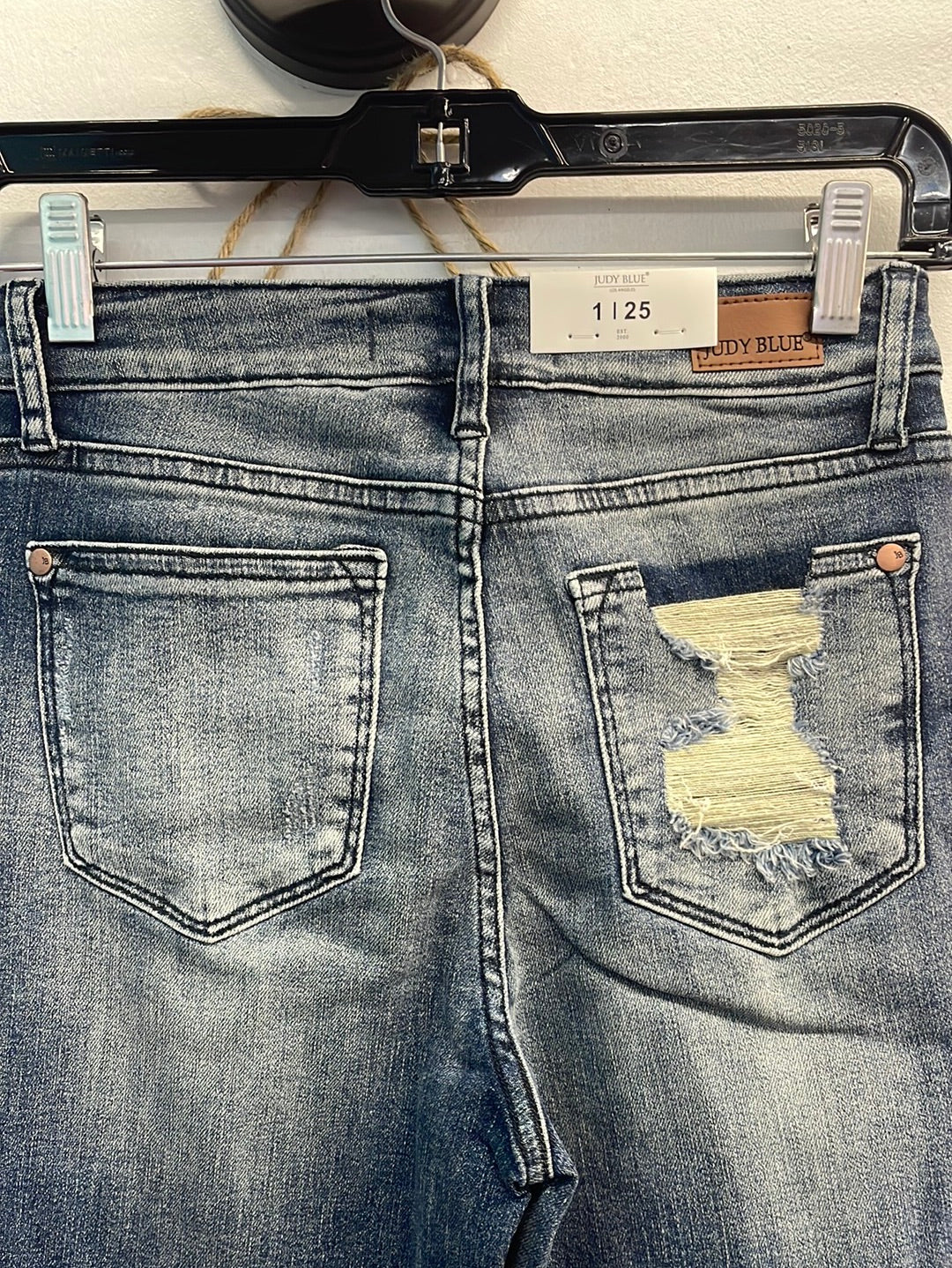 Judy Blue Ankle Jeans