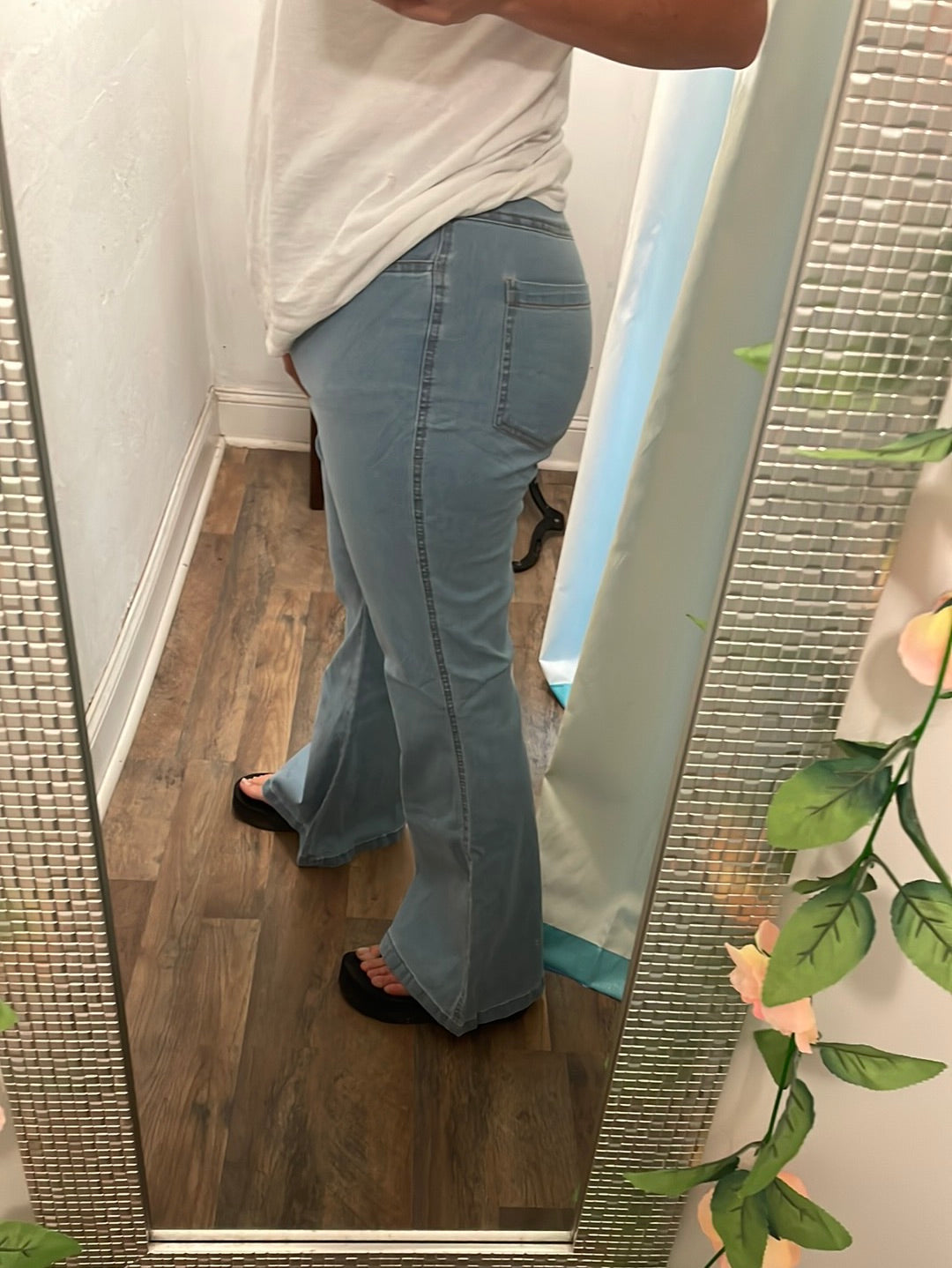Lightwash Flare Jeans