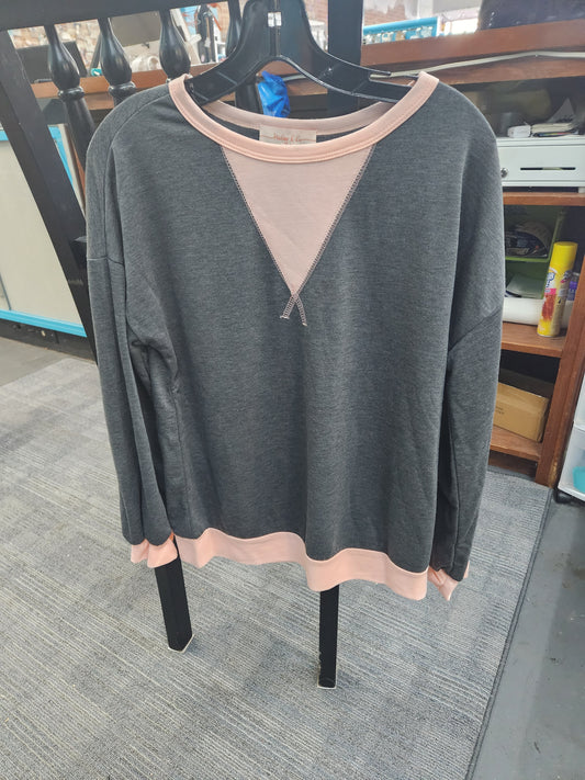 Solid colorblock crew neck long sleeve