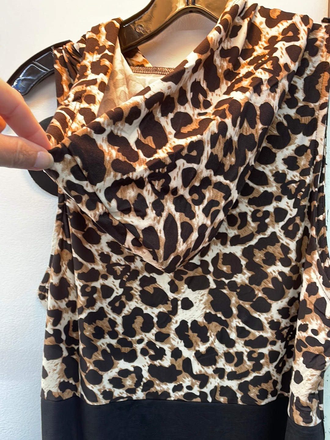 Sleeveless Leopard Hoodie