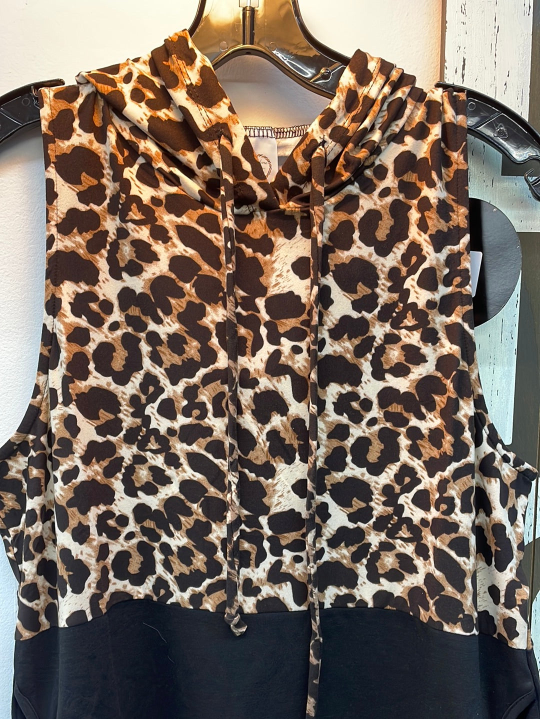 Sleeveless Leopard Hoodie